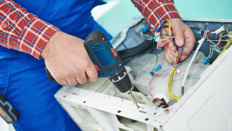 Küçükçekmece Hoover Hoover çamaşır makinesi kart tamiri – Su almama arızası orijinal parça ile giderildi. - Teknik servis örneği